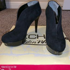 Nine West Booty Suede Heels